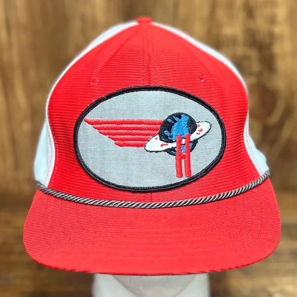 Vintage Halliburton Trucker Hat Snapback L 7 1/8 - 7 5/8 Red White Mesh USA Made - Picture 1 of 13